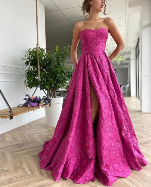 Teuta matoshi-Cerise Amorous Gown