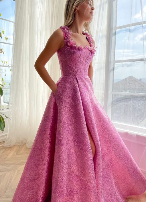 Teuta matoshi-Hearty Daydream Brocade Gown