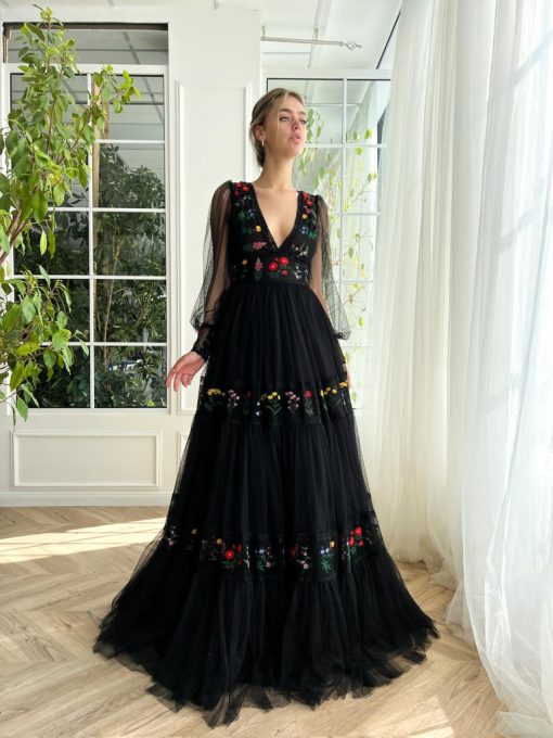 Teuta matoshi-Nightfall Bouquet Gown