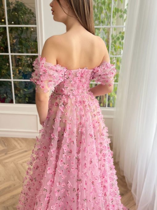 Teuta matoshi-Rose Petals Gown