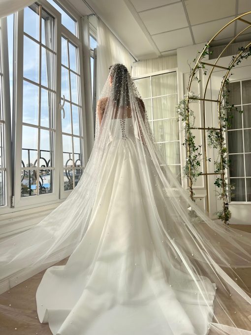 Teuta matoshi-Pearl Veil Gown