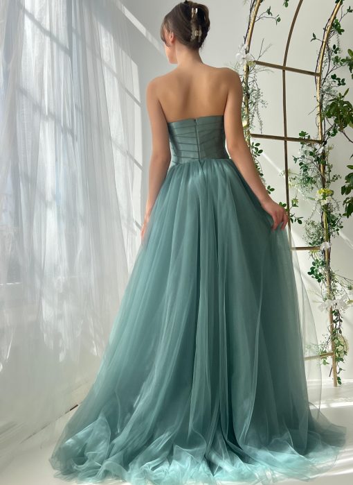 Teuta matoshi-Quiet Thread Gown