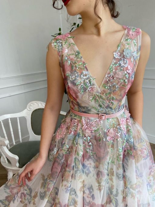 Teuta matoshi-Roses Fantasy Gown